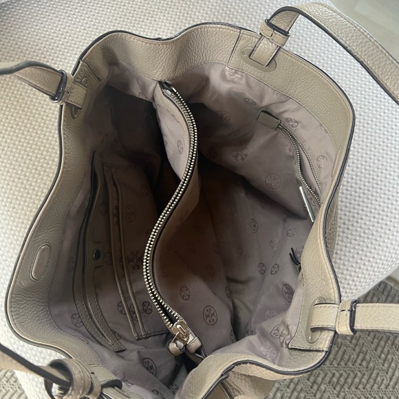 Tory Burch taupe purse 2 handles, leather, divided sections - Picture 6 of 6